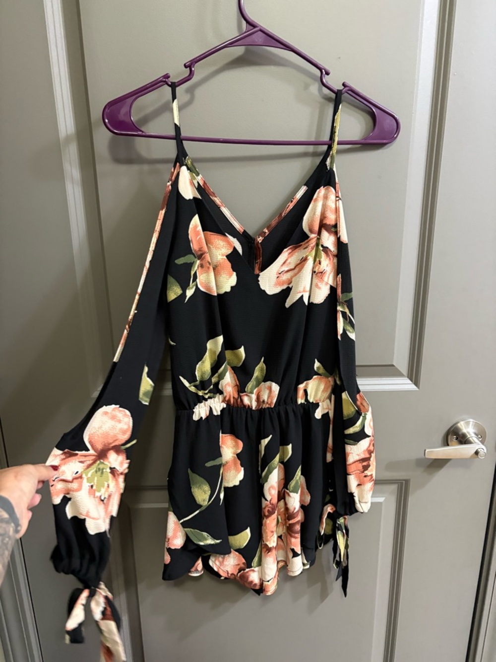 AKIRA Black Floral Long-Sleeve Cold-Shoulder Romper